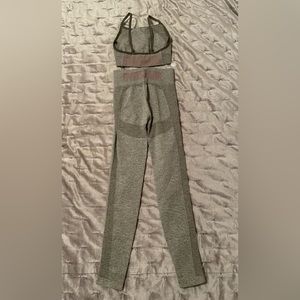 Gymshark Set - Sports Bra + Leggings - Khaki - Size XS / S